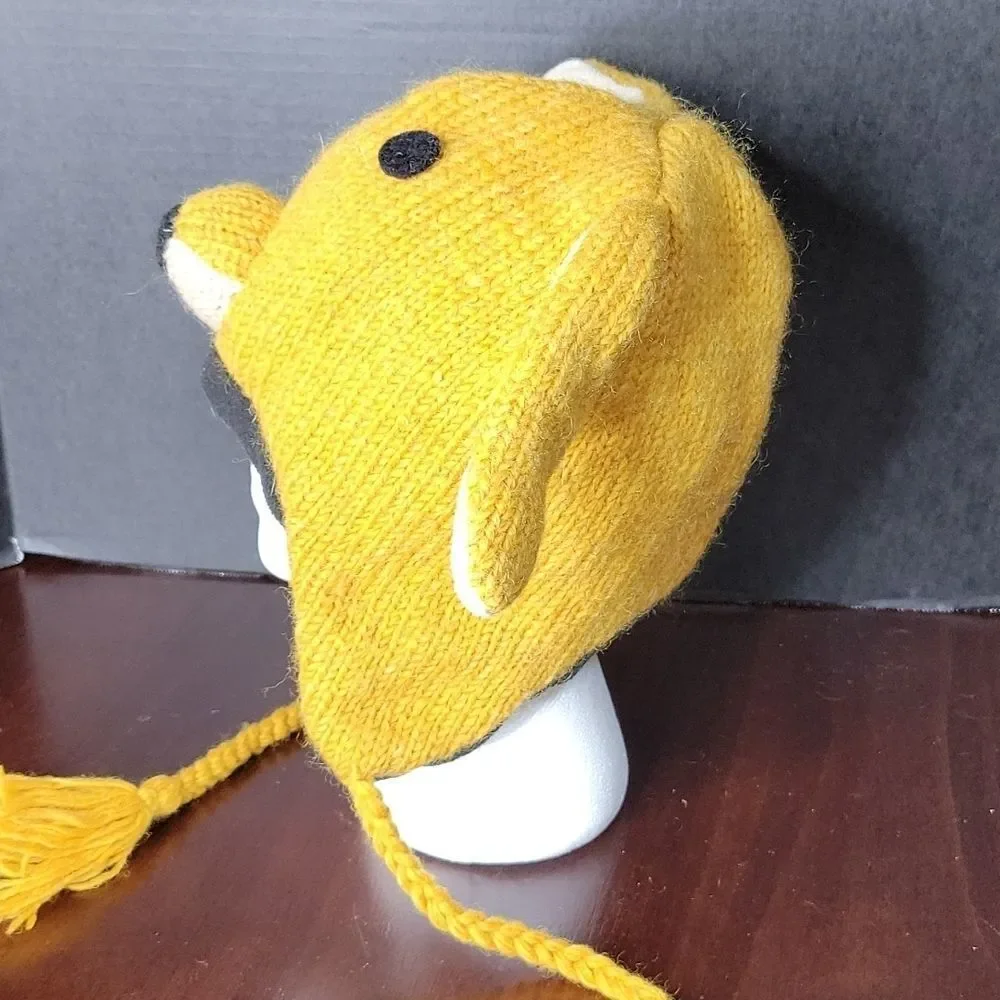 N/A knitted dog